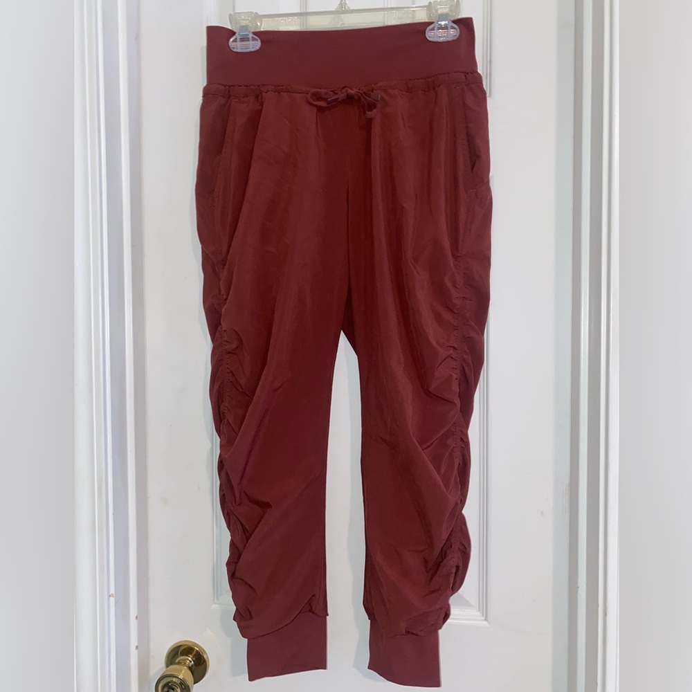 Athleta Women’s‎ Attitude Lined Ruched Leg Joggers